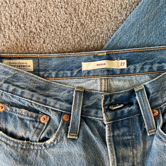 Levi’s Wedgie Jeans - Picture 2 of 3